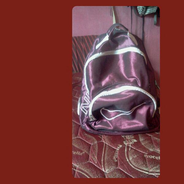 BarbBarterShop_'s tweet photo. #sale #sell #premiumbarter no #barter tas nike maroon harga 100rb http://t.co/T7YS1e3tyX