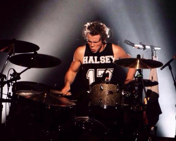 5SOS's tweet image. BEAST MODE