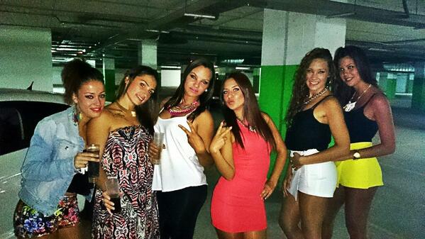 LASARYTA's tweet photo. Salidita sabado @xabely90 @Galemarta @debora_ismae01 @95Cinta @Marga_huelva_ http://t.co/opSTuc81o1