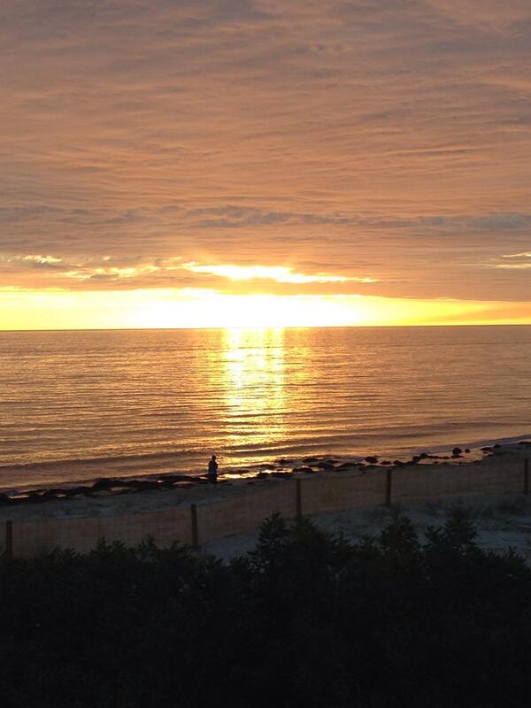 devilinside77's tweet image. Sunday sunset #brightonbeach
