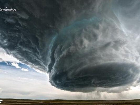 kare11's tweet photo. Must see pictures! Wild Wyoming cloud wows storm chasers. http://t.co/zpecybsFop http://t.co/BFjStOIT9z
