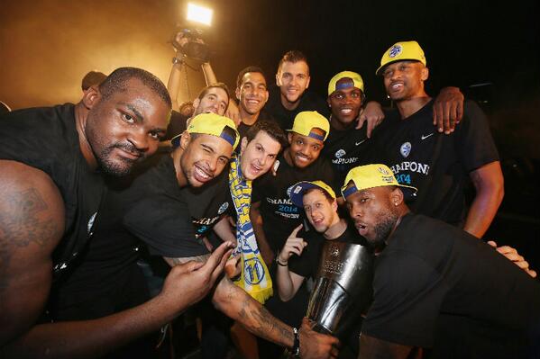 ADaimiel's tweet photo. “Historias de los campeones”

RT @KIAenZona Cosas que no conoces del Maccabi campeón http://t.co/bLwb8MYJ4M http://t.co/xSPzrSfE1J
