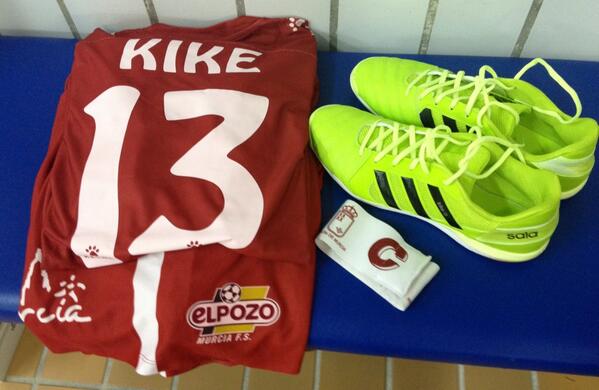 Ha llegado el día. Me retiro a final de temporada. Muy orgulloso de ser jugador de fútbol sala. Gracias a todos!!