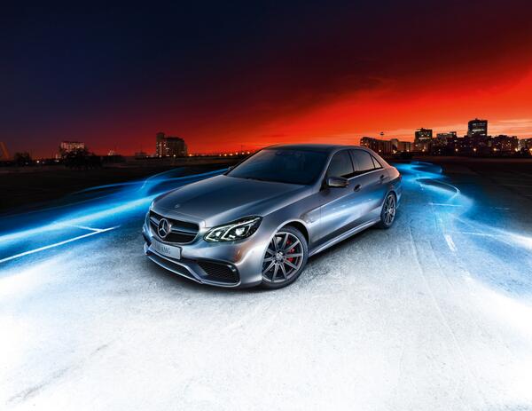 MercedesBenzEC's tweet photo. Compartimos con los amantes de la serie E, un fondo de pantalla, de la nueva versión E 63 AMG http://t.co/6ZmP4dac2V