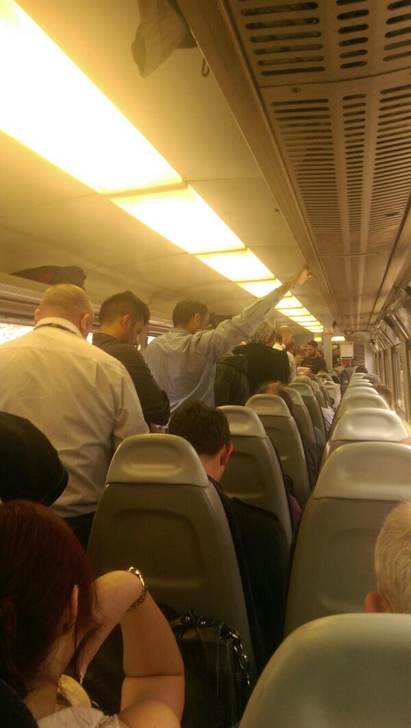 dingwam's tweet image. Another success @northernrailorg. Only 2 carriages on the 1745 from MCV to LDS. @NorthernFail #CustomerLast