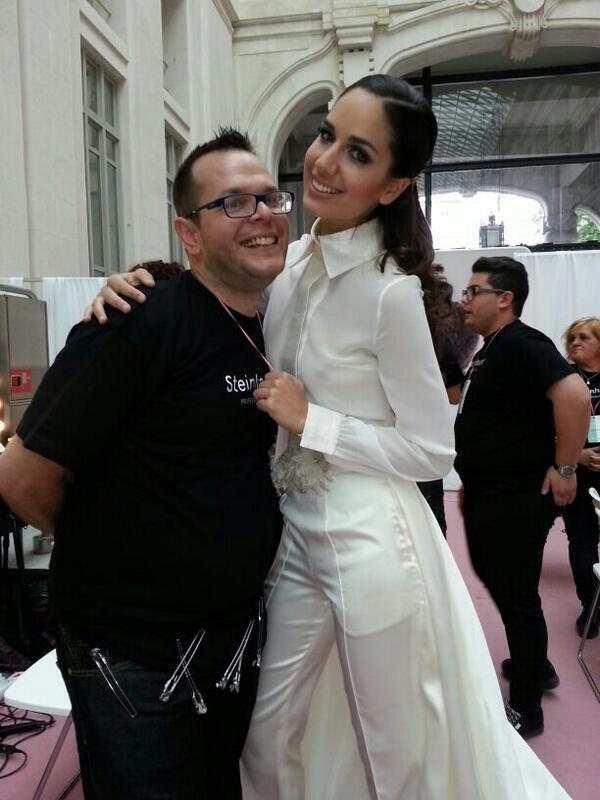 Alegría de verte!!! <a href="/Manuelmakeup/">Maquilladorcurioso</a> #PasarelaCosturaEspana #rafaelurquizar