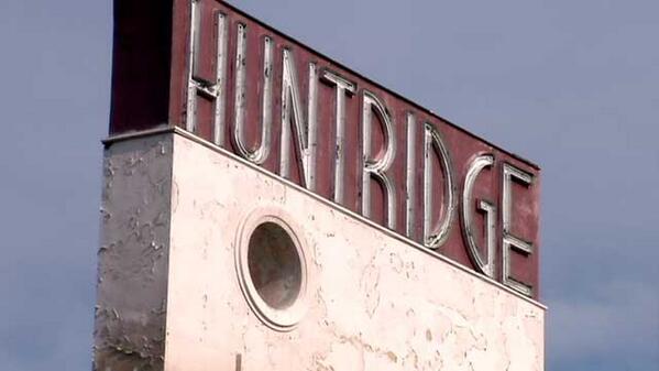 Commission approves $1M grant for <a href="/TheHuntridge/">Huntridge Theater</a> Theater restoration. Details at fox5vegas.com/story/25557538…