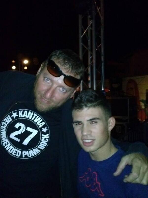 AndreePunk's tweet photo. @Punkreas_Band http://t.co/YPuz084aq6