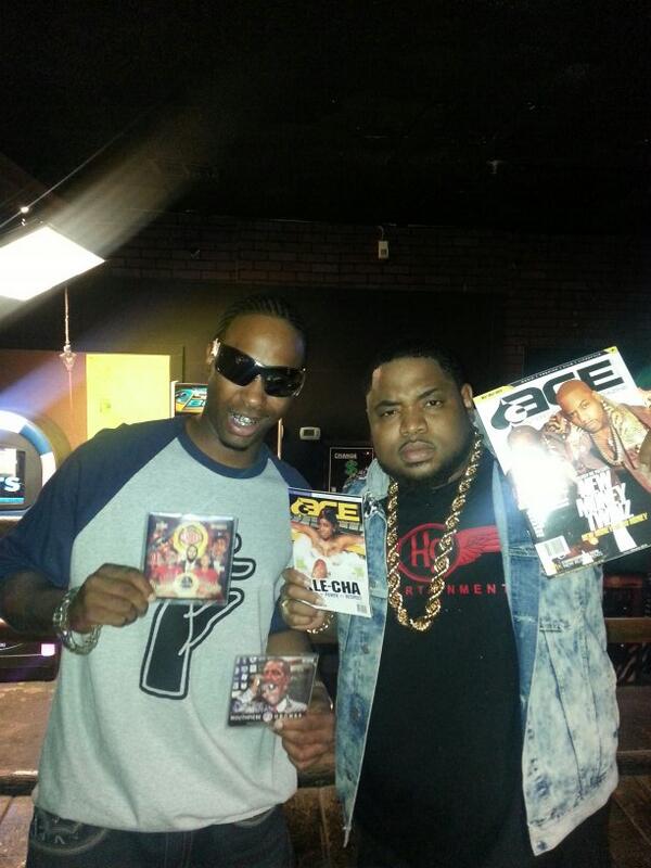 thepfreezeshow's tweet photo. It's a support thang!! @MouthpieSe #AceMag http://t.co/PurvjC2Ra9