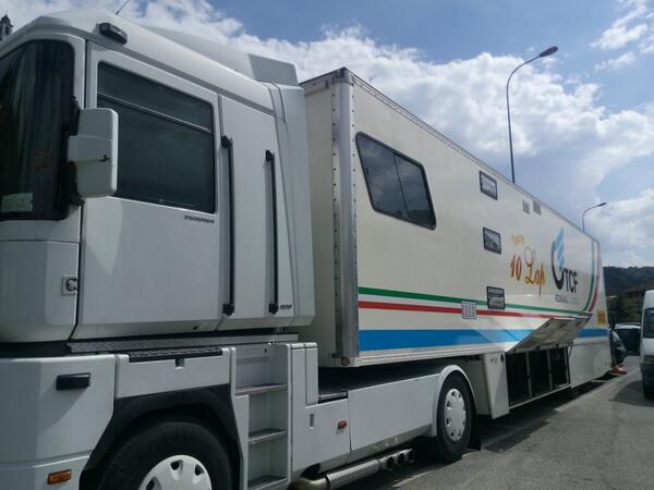 TeamVercarMoto's tweet photo. In viaggio verso l'isola di Man 
#teamvercarmoto #r6e #yamahar6 #iom #iomtt #tt #ttzero http://t.co/hDQ2x6DOZF