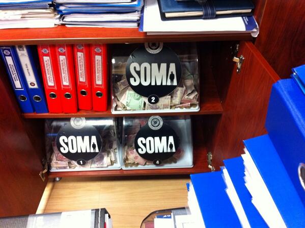 Bugünki yardım kutusu teslimini kilitli dolaba yaptık.Yardımların sayım tarihi açıklancak ve öğrencilere açık olcktr