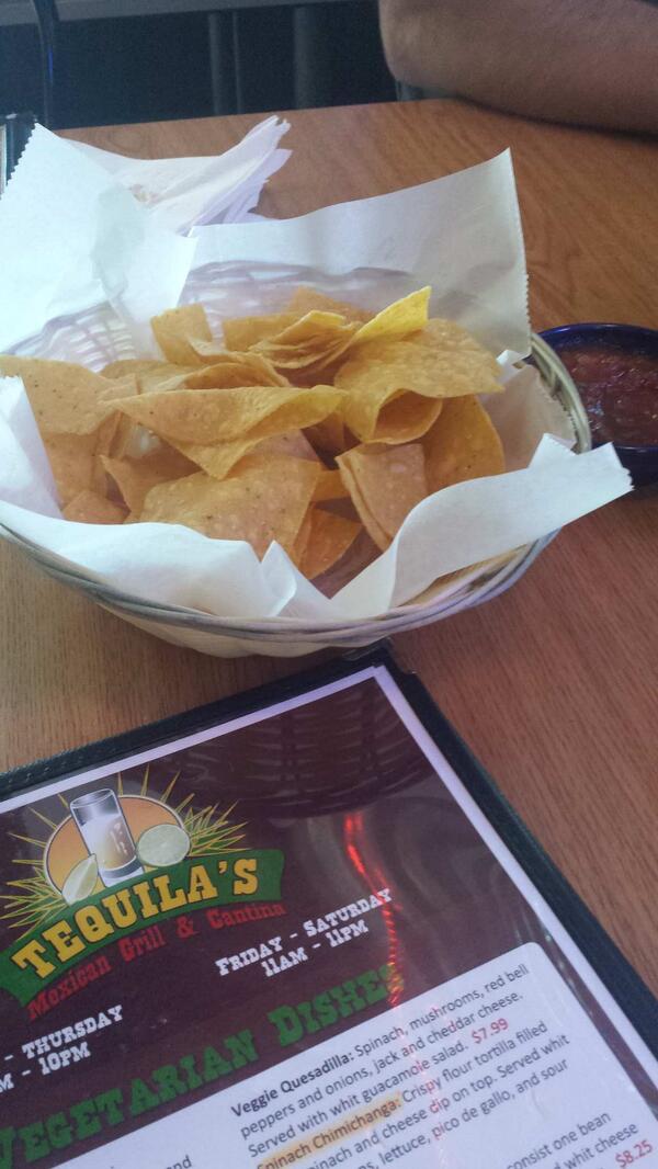 iglisten's tweet image. #tacotuesday another great #loopsupport lunch.