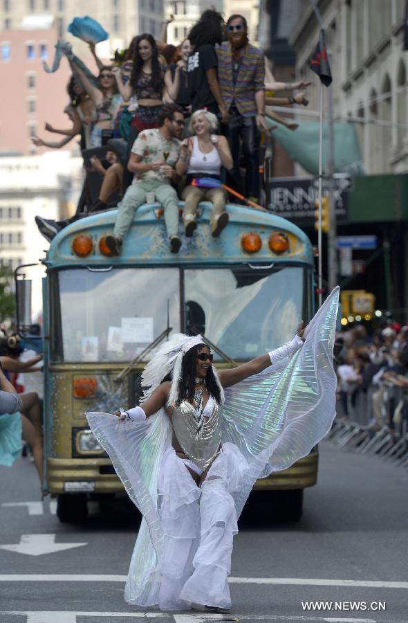 PatDivaaPsychic's tweet photo. Love Saturday’s #danceparade in NYC. My photo as @PatDivaaPsychicstar is #trending  http://t.co/P9vITx5DR6 http://t.co/UMAqspacYU
