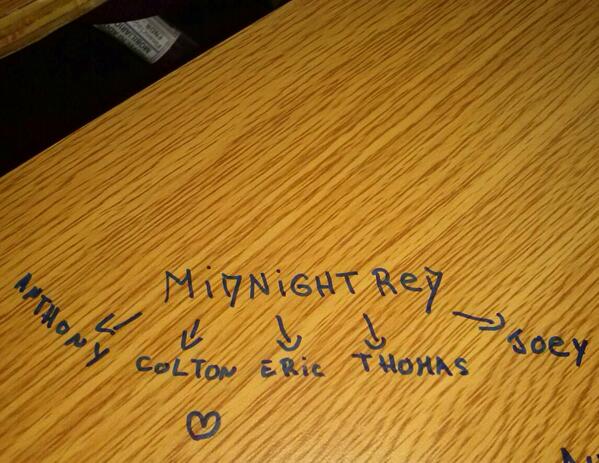 Genitho_92's tweet image. #SuperTable @ItsMidnightRed