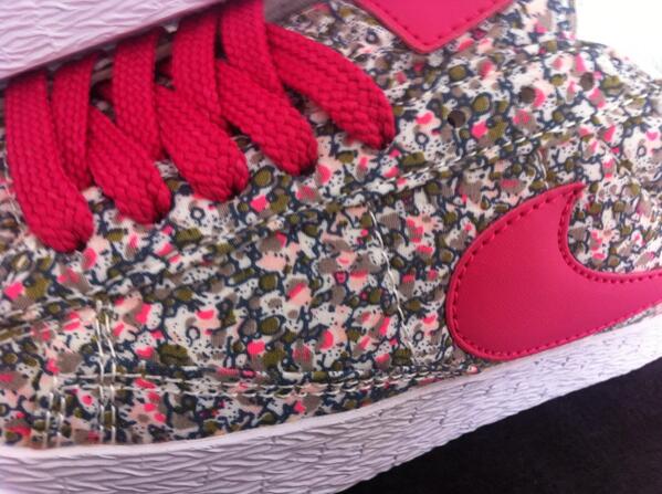 ClothingCrook's tweet photo. http://t.co/Z44QRxg2Lv check it out! More to come soon #BringBackOurGirls #nike #Blazers #women #Floral #pink #selfie http://t.co/m4W5YEzNos