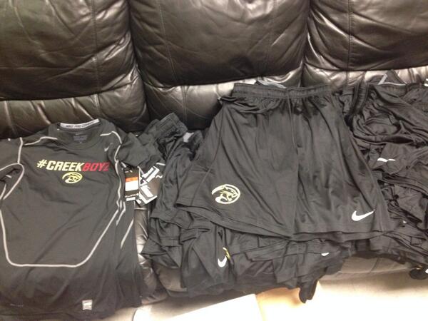 CreekFootball1's tweet image. Official #CreekBoyz apparel has arrived for the summer! #Nike #ProCombat #WhoDoItLikeUs #Nobody