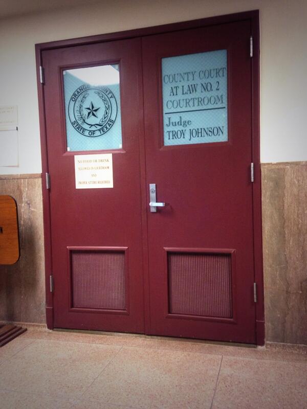 7kThree's tweet photo. At This Court House Waiting To See The Judge 😤😅😕 http://t.co/kzp8tyHjl9