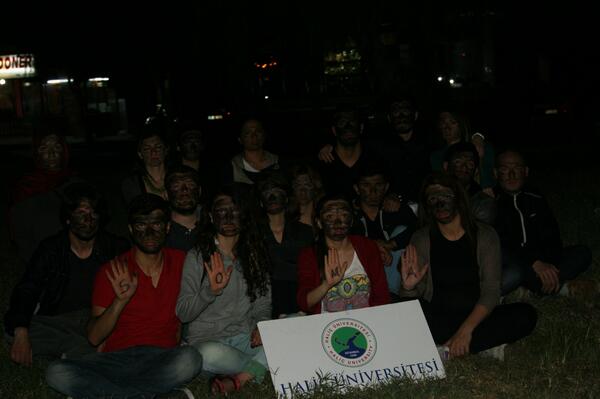 #AcıyıPaylaşıyoruz  #Soma da acılar taze ateşin şiddeti azalmak bilmiyor.. <a href="/ErhanKoknar/">Erhan Köknar</a>