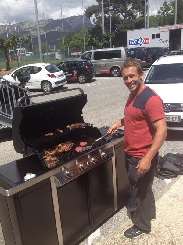BakkiesBotha4's tweet image. Before this legend retire i show him how to make a nice BBQ on the BRAAI. SOUTH-AFRICAN SOUL. BLESSINGS.