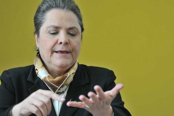 elespectador's tweet photo. "He sentido vergüenza ajena por campaña de Santos y Zuluaga": Clara López @ClaraPresidenta http://t.co/2yhdSdoksa http://t.co/WZyyH62IJW