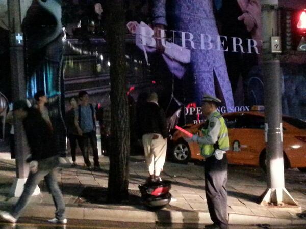 청담사거리 택시 인도돌진!