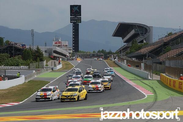 JazzPhotoSport's tweet photo. El pasado fin de semana se disputò la primera fecha de la Copa de España de Resistencia y Copa Clio Cup http://t.co/f7YOFnKvdF