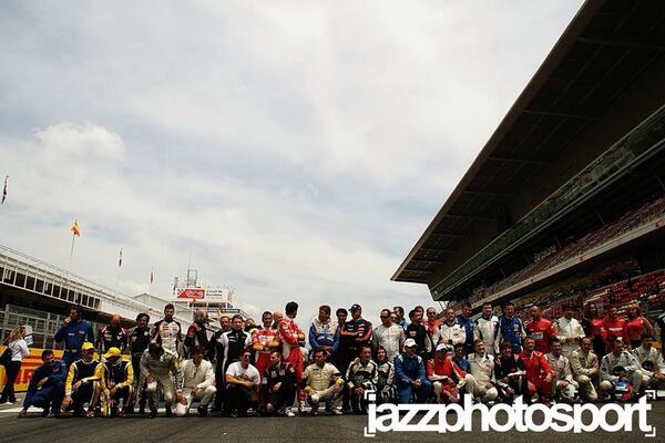 JazzPhotoSport's tweet photo. Foto tradicional de todos los pilotos participantes en el #CER @VLineOrg http://t.co/XM24XKsIjb