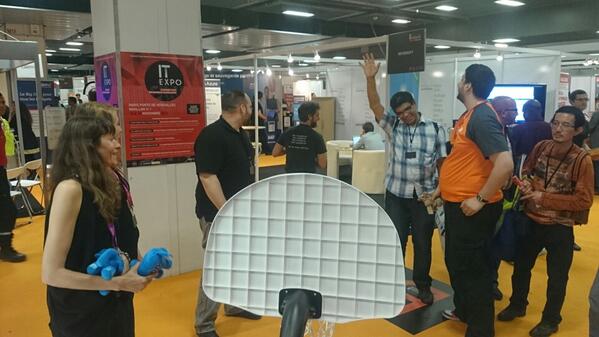 alterway's tweet photo. #solutionslinux : nos #elePHPants ont un succès fou auprès de visiteurs ! http://t.co/wdx11GPJVo