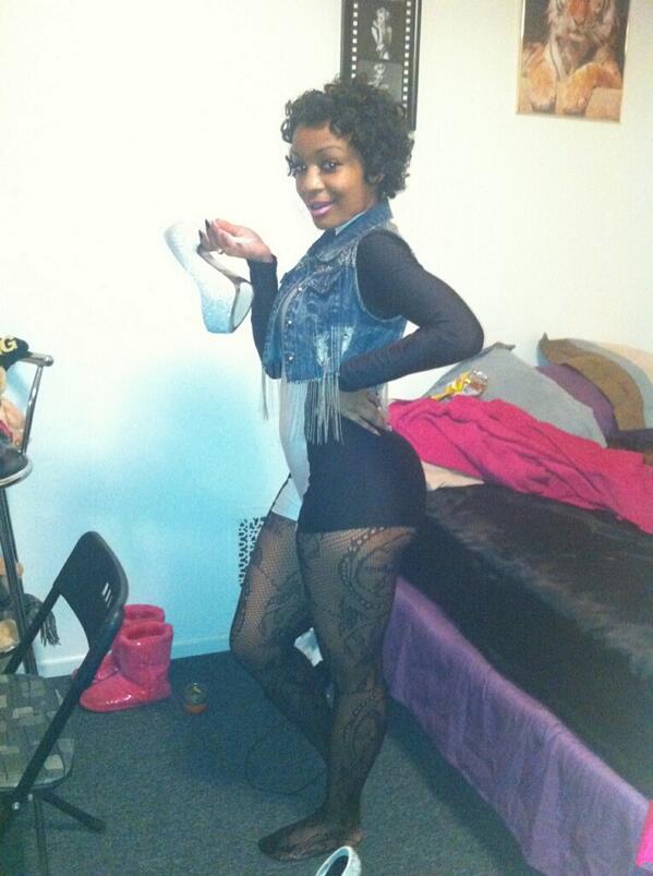 xoreij's tweet photo. Partyworld http://t.co/Y4ylkj6LAr