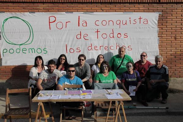 PODEMOS's tweet photo. La ciudadanía dará una sorpresa y una lección: la democracia es el poder de la gente. Difunde la #CartaPodemos http://t.co/Sn61VVMs4d