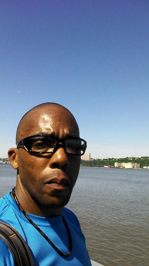 supertrainerick's tweet image. It's a beautiful day! Get out and get your body moving! If you have a bike get on it if not get the city bike.