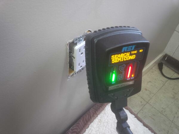 cellularforensi's tweet image. Yes, it's a transmitter hidden in an electrical outlet....and there is more!