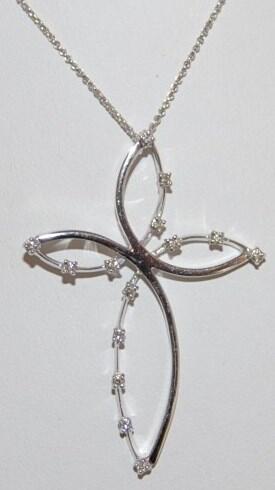GOLDTRADING_SRL's tweet photo. CATENINA IN ORO BIANCO CON CROCE E DIAMANTI 
#OROBIANCO #DIAMANTI #CROCE #CATENINA #GIOIELLERIA #PREZIOSI http://t.co/uiVT6o4PcX