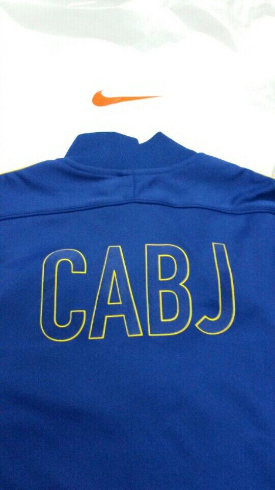 Puede ser tuya! Seguí a @SoloBocaRadio y a hacé RT. Esta campera #Boca @nikefutbol_ar la sortearemos el viernes.
