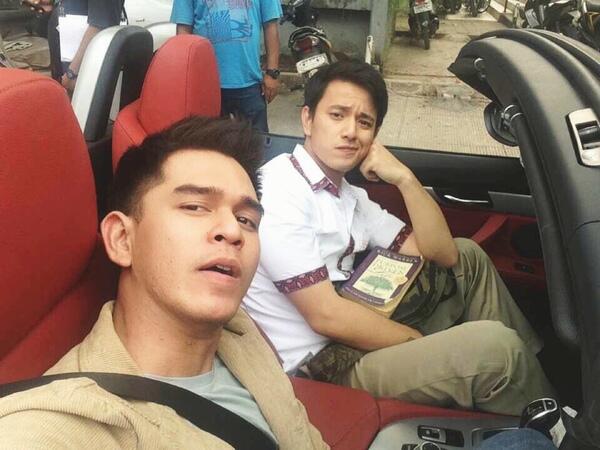 BilChel's tweet photo. Cinta X2 lanjut syuting.... @BillyDavidson_ beduaan mulu nih sama @azofrangga :D http://t.co/xiRLuCsKWD
