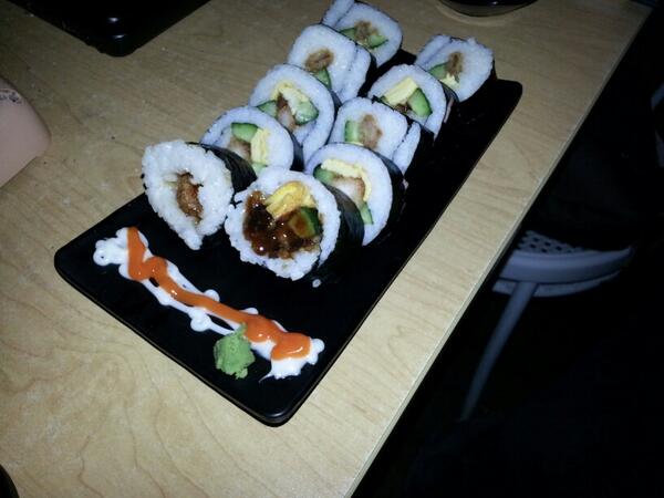 mainichi_bdg's tweet photo. Limited Menu! Big Special Roll. Request only. Price 25K... fufufu http://t.co/TsJtFhepcQ