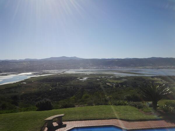 wavicles1's tweet photo. @TheLostPlot is incredible. Being spoilt rotten in the "Eagles Nest" of Knysna. @ardmatthews @CraigIanReid http://t.co/dxtDgvyOus