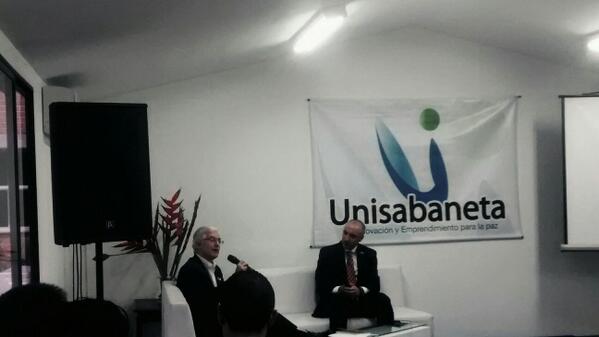 pope_c's tweet photo. Debate tendencias del constitucionalismo latinoamericano @RodolfoArango_R @MiguelCarbonell http://t.co/1ve5KZ6Dep