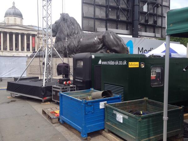 andyjdann's tweet image. Midas on Trafalgar Square again with #royaloperahouse and #BPbigscreens. Well done Daniel nice tidy work.