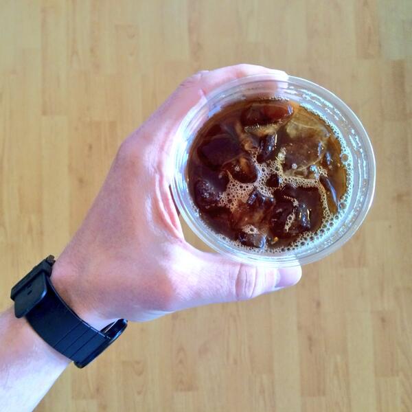 luxcoffeeco's tweet photo. @kumacoffee Adrianna Cifuentes iced in the clutch http://t.co/LvignS2m7P