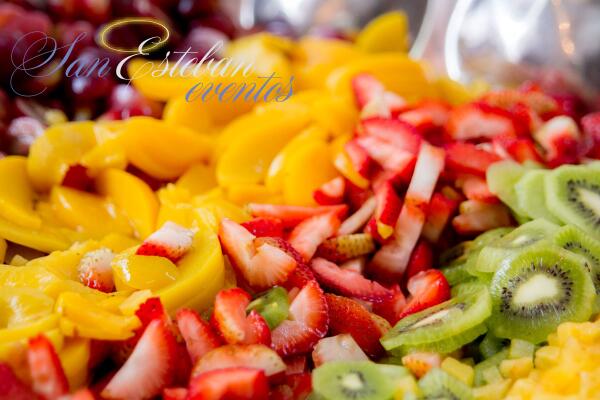 ¿Qué clase de menú te gustaría para tu evento especial?, En sanestebaneventos.com Puedes encontrar muchas opciones.