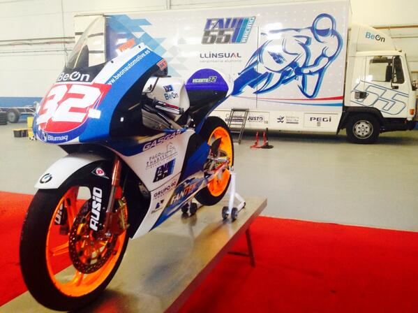 Fau55Racing's tweet photo. Todo preparado para la segunda carrera de la Copa de España #Fau55Racing #motivados #power allá vamos!! http://t.co/oOwPxHrxf0