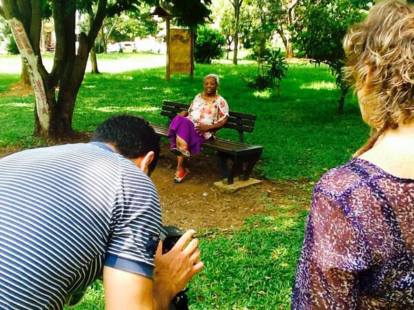 GloriaPinillaV's tweet photo. Grabando para @8Treinta con la más grande de las negras de Colombia: Leonor González Mina http://t.co/fMLD1Br85T