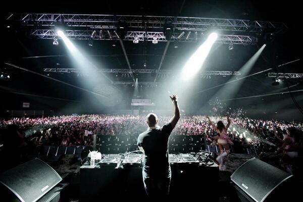HarlotSF's tweet photo. Do not miss @sidneysamson this Friday Night at #HarlotSF! Get your tickets on @nixterapp here: http://t.co/XYWYDOWWxB http://t.co/5eWDiRclQc