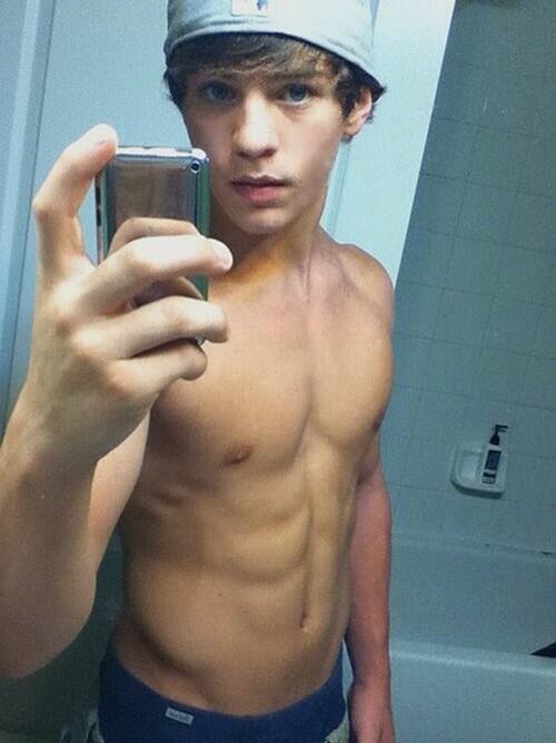 hotboysabs's tweet photo. Dammmmn😍😍😍😍 http://t.co/WI5NiUCJVd