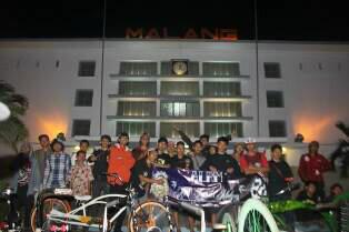 ALRM_Malang's tweet photo. Arek Lowrider Malang :) *salam http://t.co/2qLQ6YgEpy