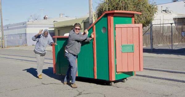 OMGFacts's tweet photo. One Genius Man Starts In Dumpsters. What He Does Next Is Changing Lives AND Blowing Minds http://t.co/jl8NSt9AgU http://t.co/5ySr4RmQ3M