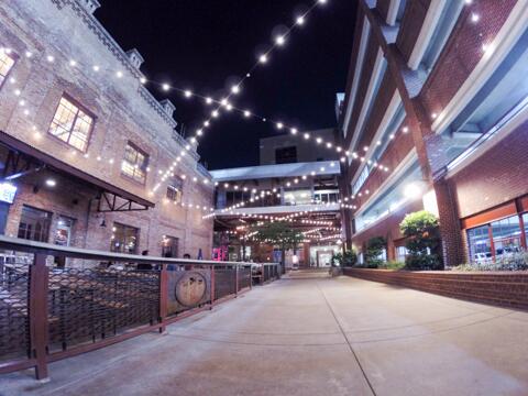 RefreshChi's tweet photo. "American Tobacco" is a space in Durham,NC that was a tobacco factory. Now it is a sweet set of bars and such... #pic http://t.co/gxPqxRY2OD