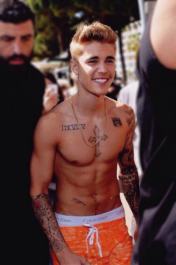 audiojimin's tweet photo. WHAT IS AIR?! #heatJustinBieber #WMAJustinBieber 😍 http://t.co/mD2Dqzkhuq