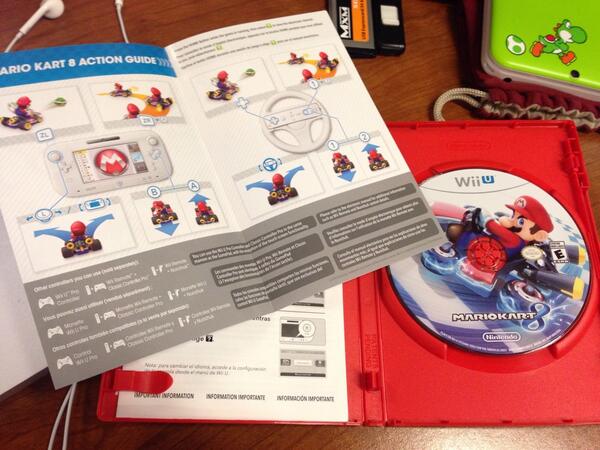 Así es el disco y el manual de ‘Mario Kart 8′ versión americana BoGHtF0IAAAjtRx
